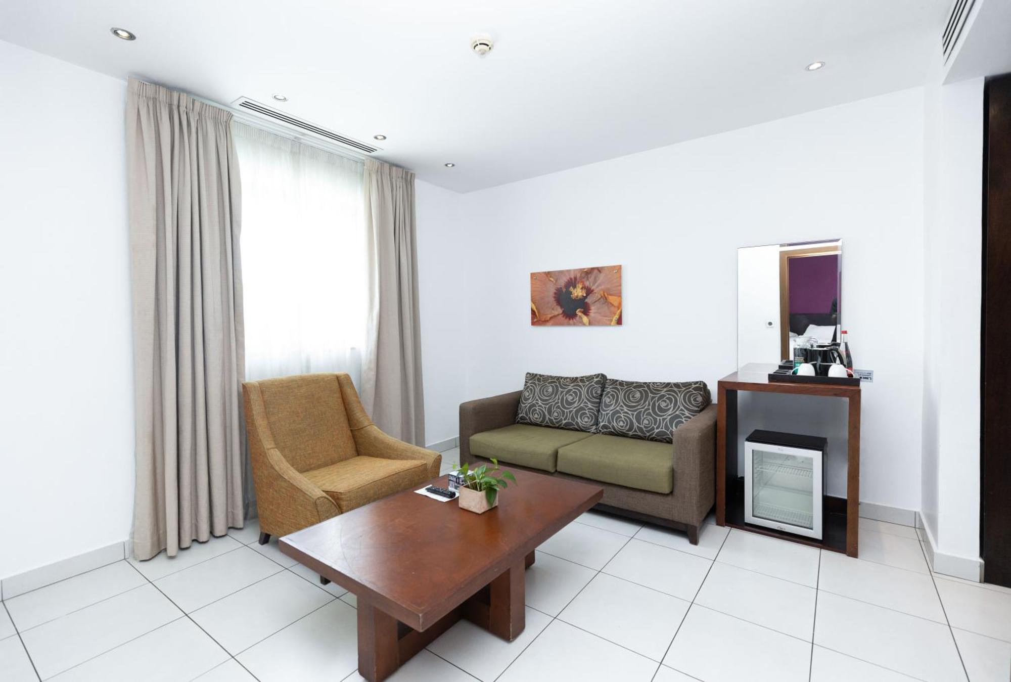 Ibis Styles Accra Airport Hotel Buitenkant foto